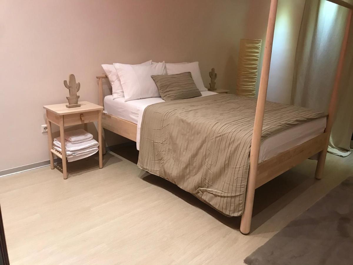 Aerides Luxury Villa Palaiontsiflikion Bagian luar foto