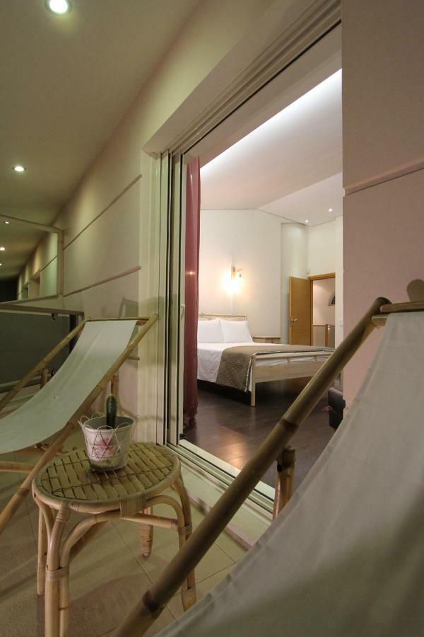 Aerides Luxury Villa Palaiontsiflikion Bagian luar foto